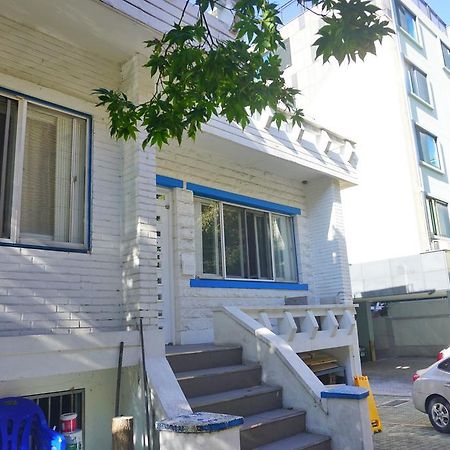 Tiara Guesthouse Seoul Bagian luar foto
