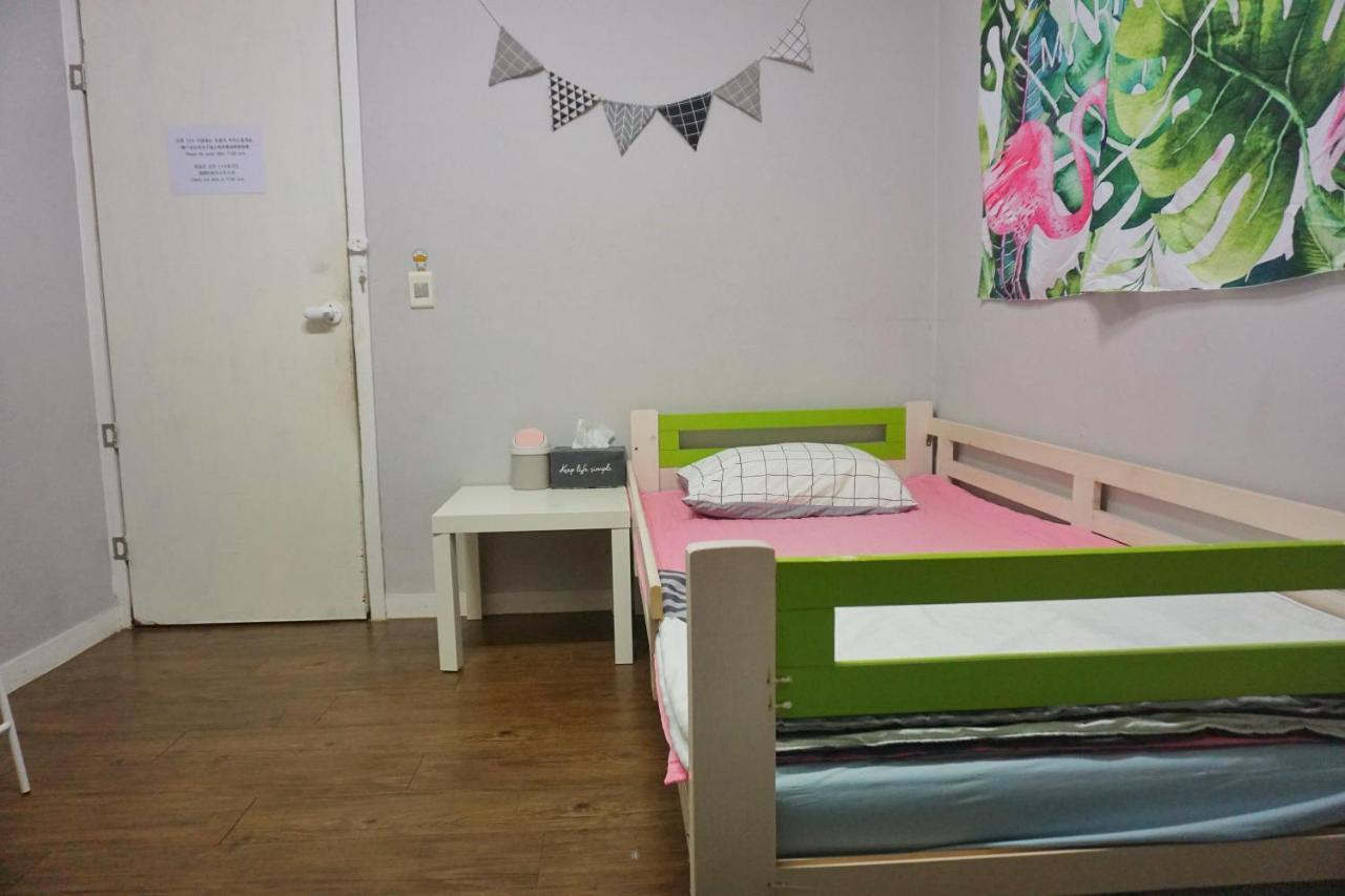 Tiara Guesthouse Seoul Bagian luar foto