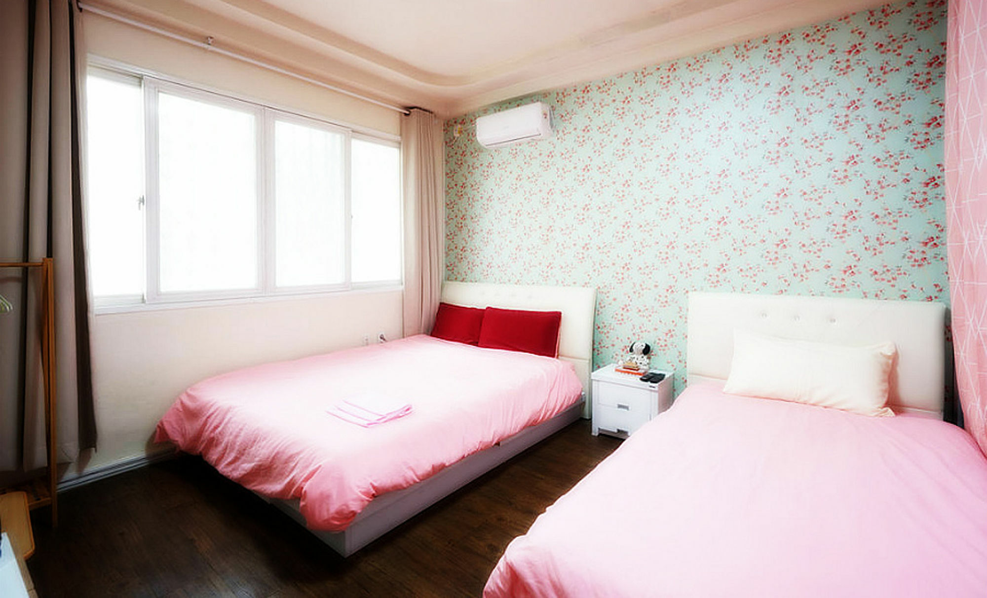 Tiara Guesthouse Seoul Bagian luar foto